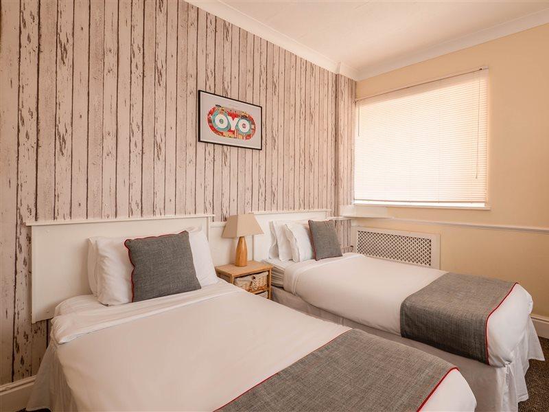 Oyo Pier Hotel Ріл Екстер'єр фото