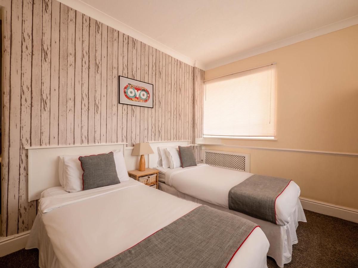 Oyo Pier Hotel Ріл Екстер'єр фото