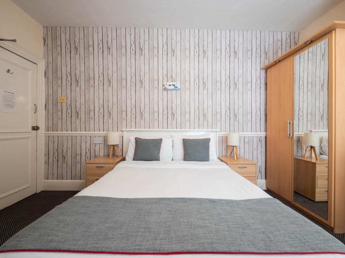 Oyo Pier Hotel Ріл Екстер'єр фото