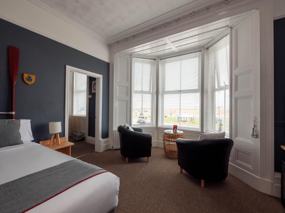 Oyo Pier Hotel Ріл Екстер'єр фото