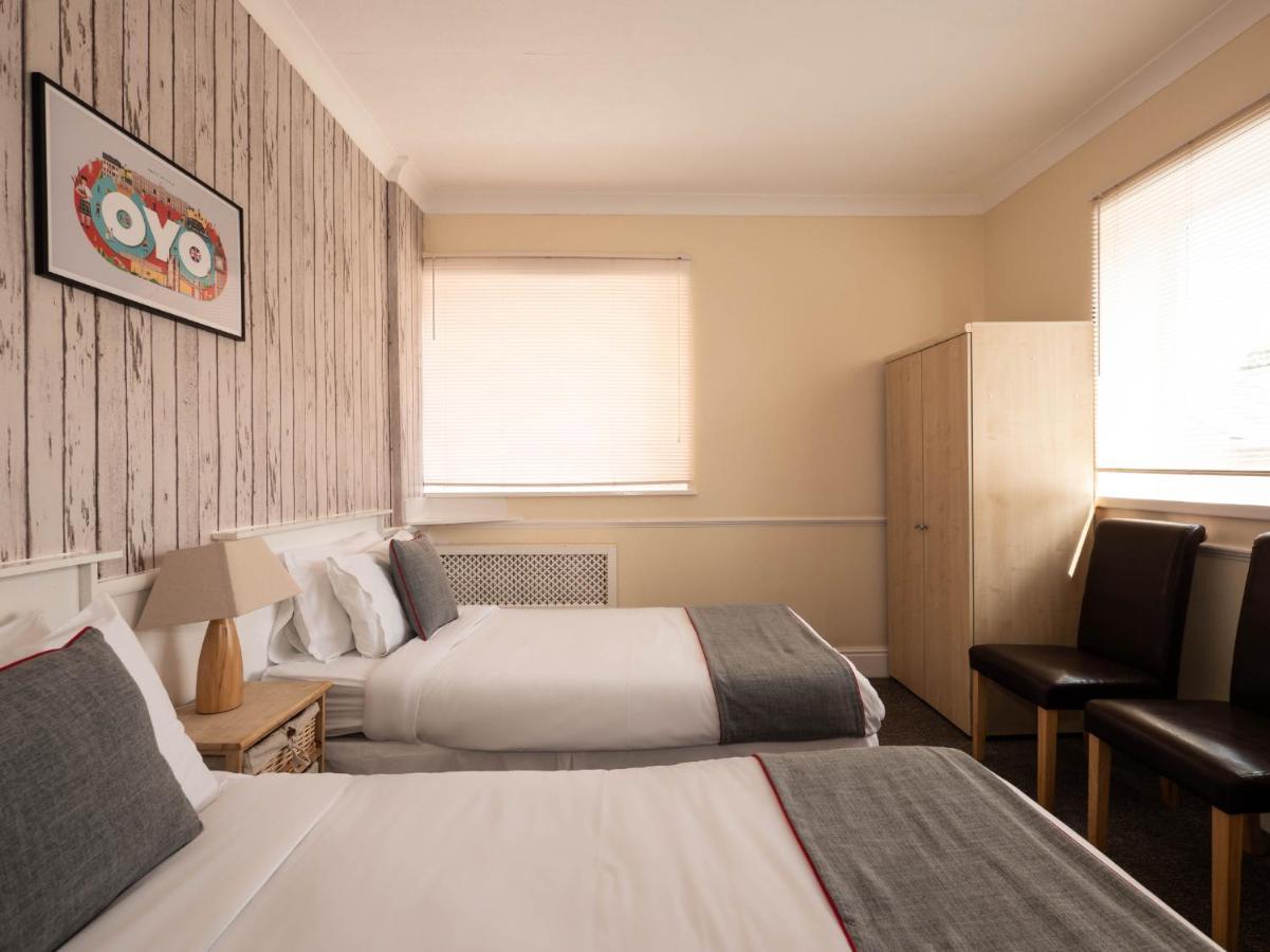 Oyo Pier Hotel Ріл Екстер'єр фото