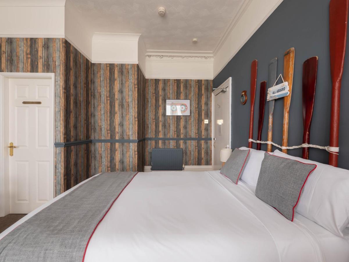 Oyo Pier Hotel Ріл Екстер'єр фото